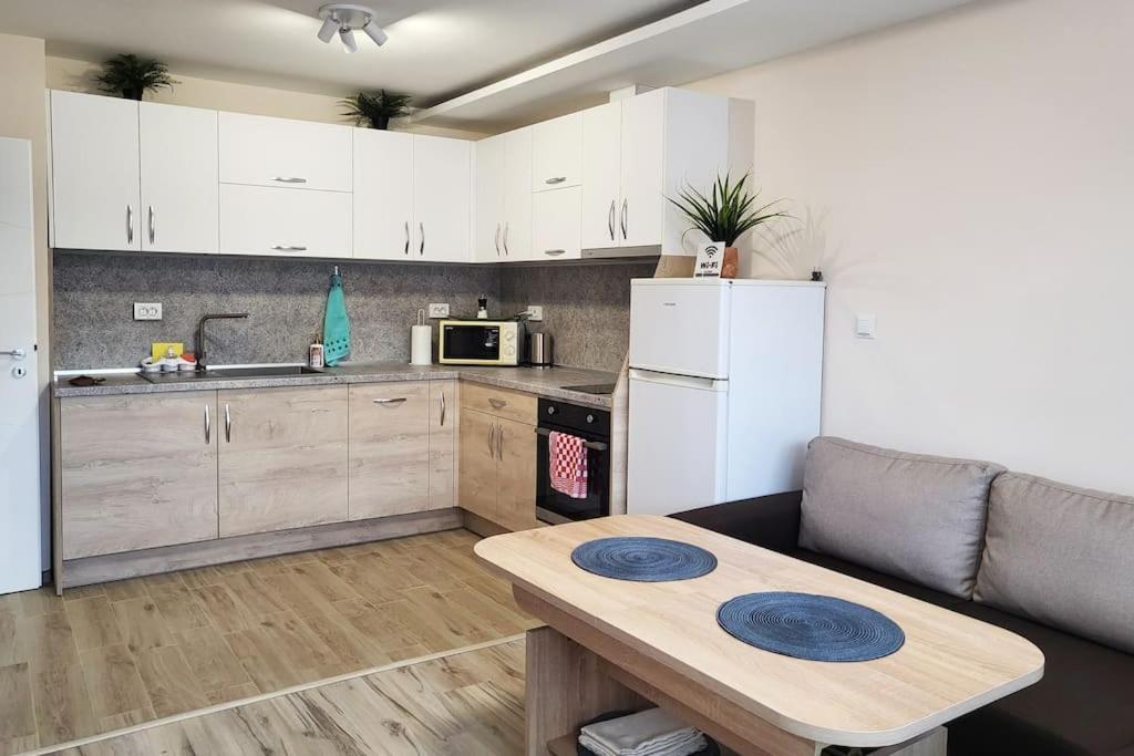 Bright Apartment Warna