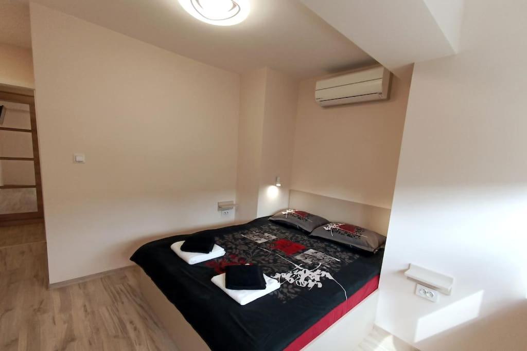 Bright Apartment *